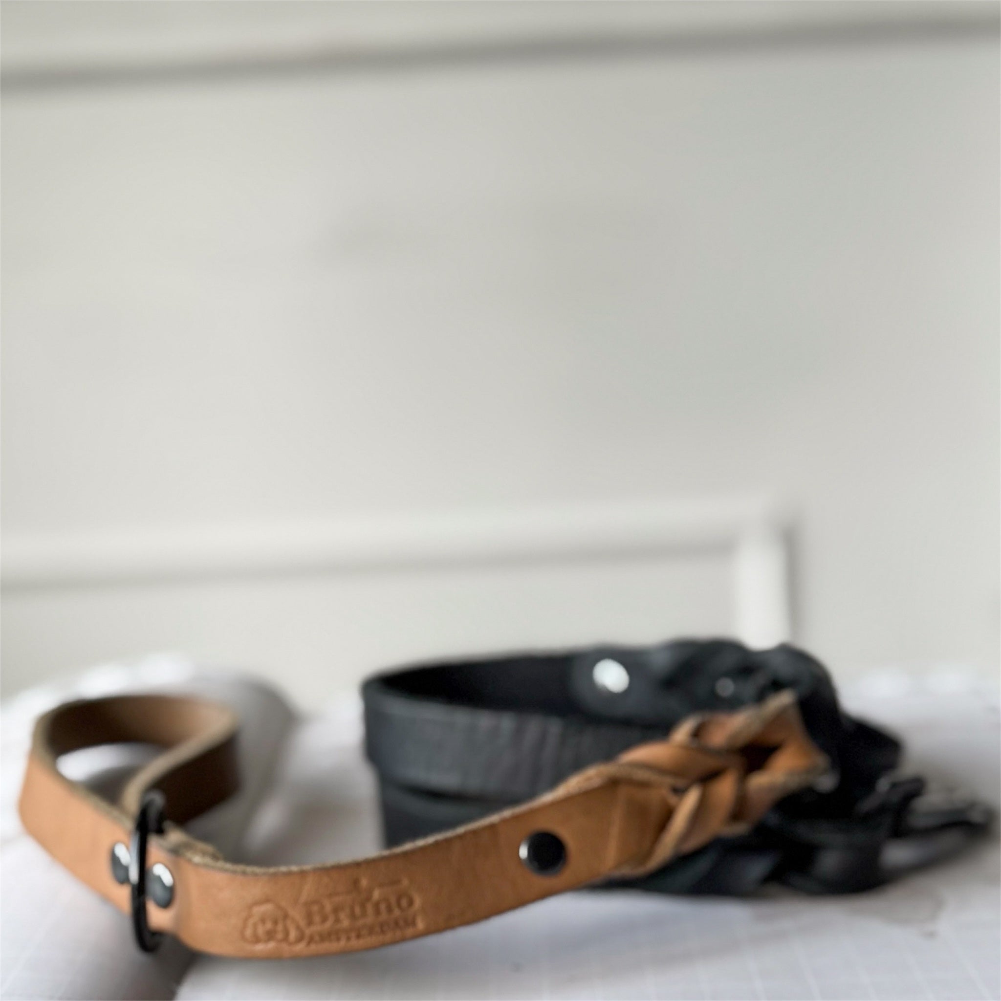 Greased Leather Leash Camel