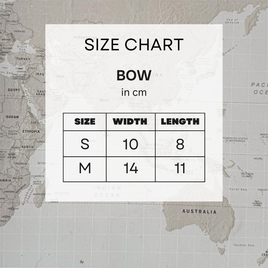 Size chart for bows in centimeters on a map background.